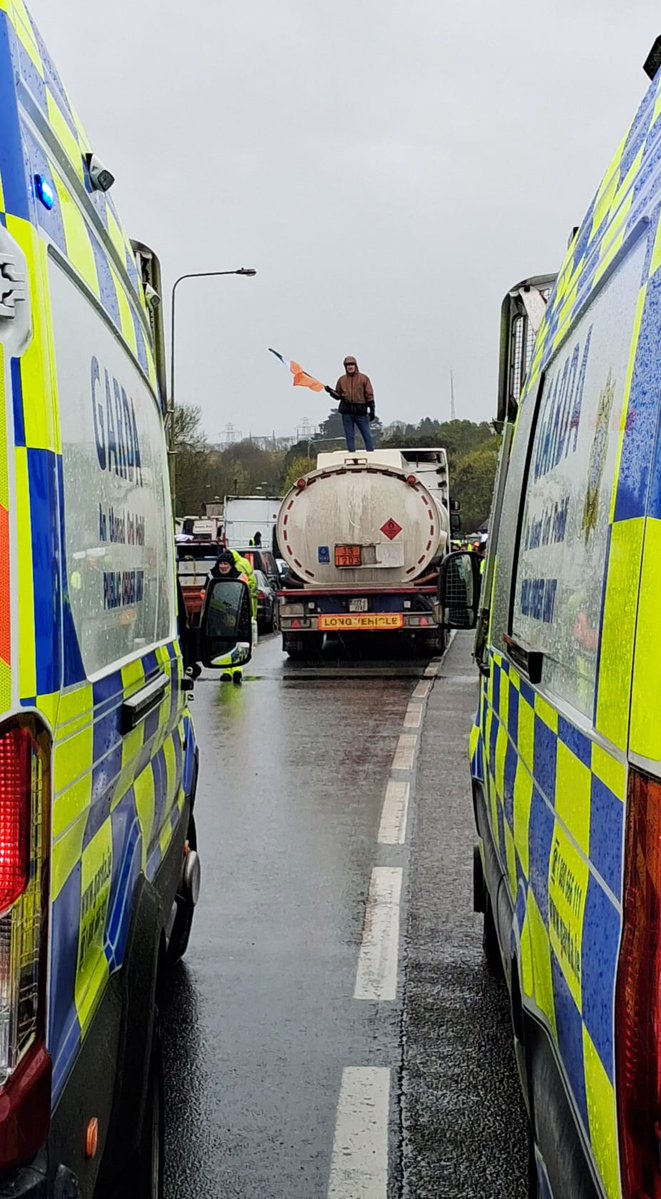 corkbeo's tweet image. The defining imgages of 2026 so far and Ireland's #FuelProtests (2nd 📸Brian Connolly - Whitegate)