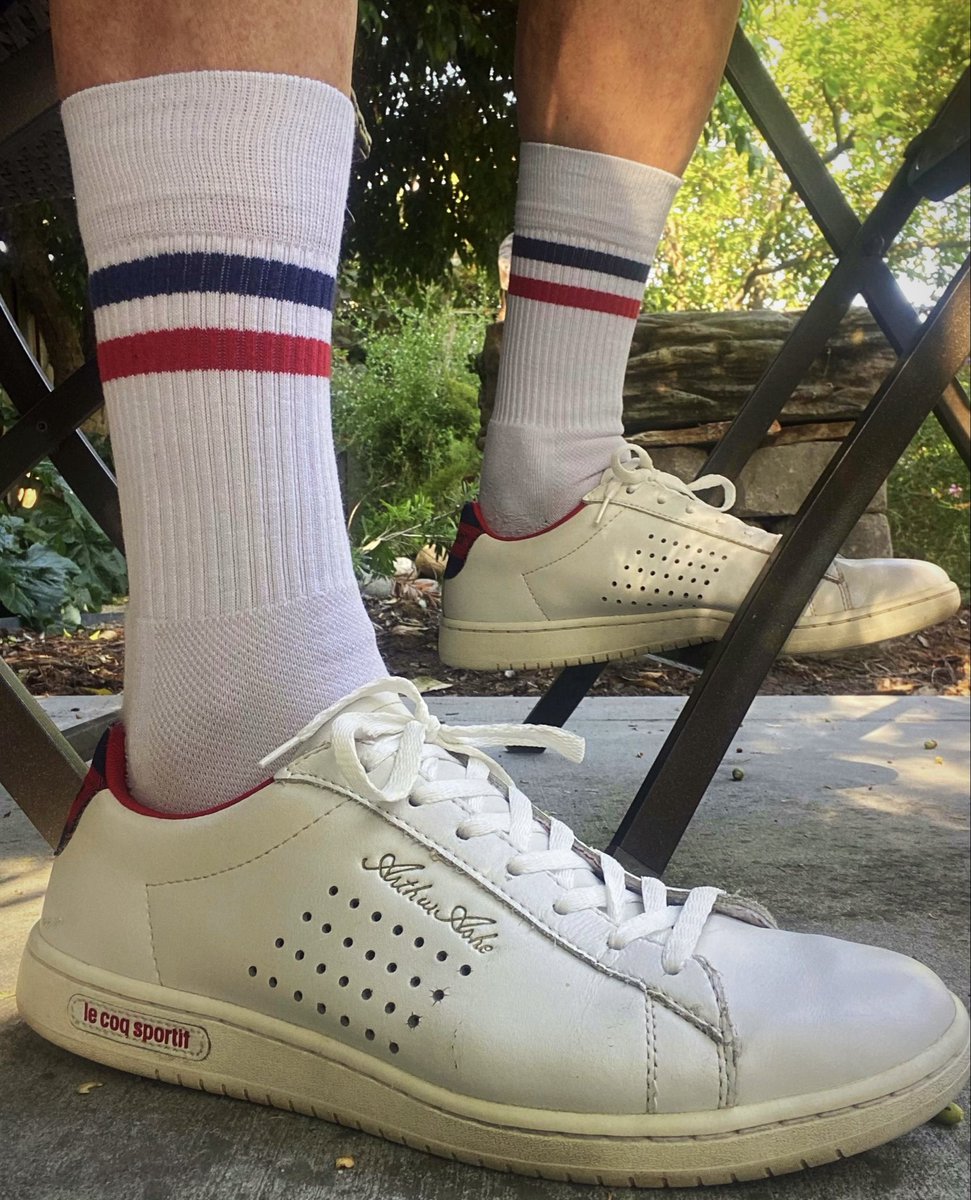 Racquetechie's tweet photo. #FridayFit #ArthurAshe #LeCoqSportif 🎾 https://t.co/1A69MQwT6V