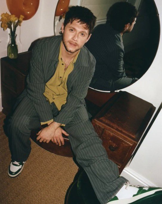 ayla is seeing niall 🪩 tweet media