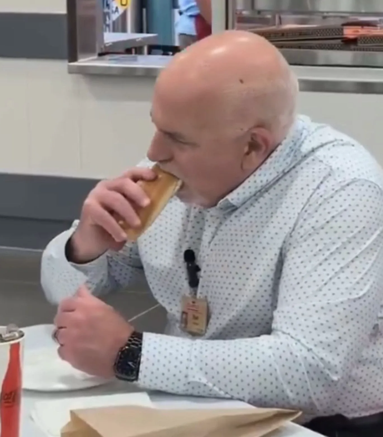 4 keys to a successful dialing session:

1.) Have your prep sheet ready. If you need to make 50 calls, you better have a list of 50 names. 

i.e: 

john pork

CEO of Costco Hot Dogs

clavicular's website guy 

etc. etc. 

2.) just dial

do ten calls at a time -- no X breaks, no