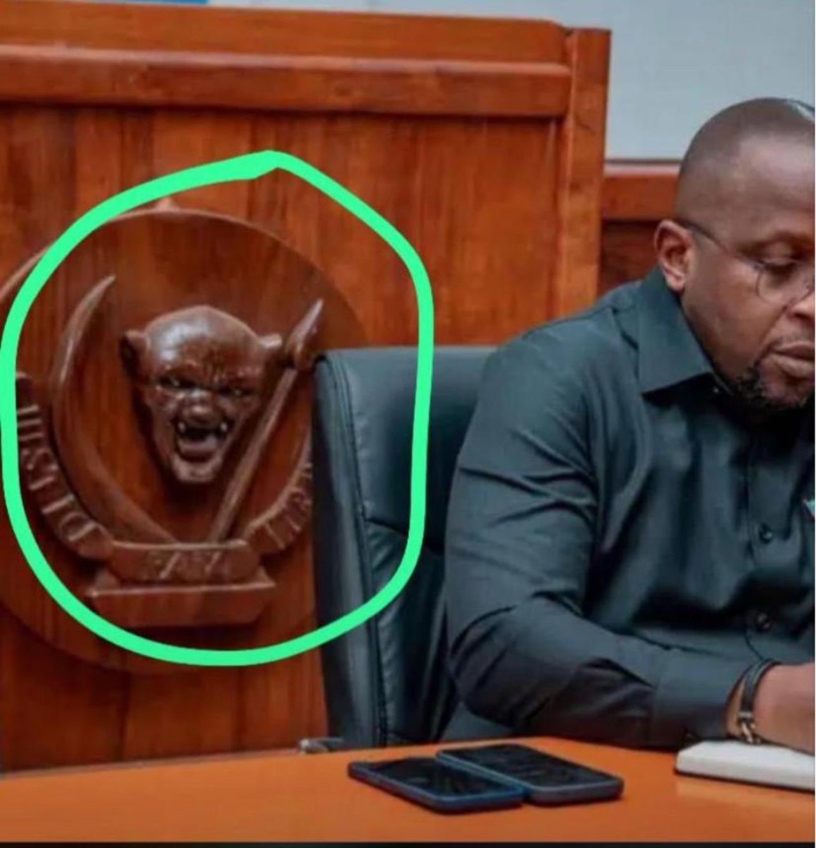 ᏟᎬᏁᎢᏒᎪᏞ👑🇨🇩 tweet media