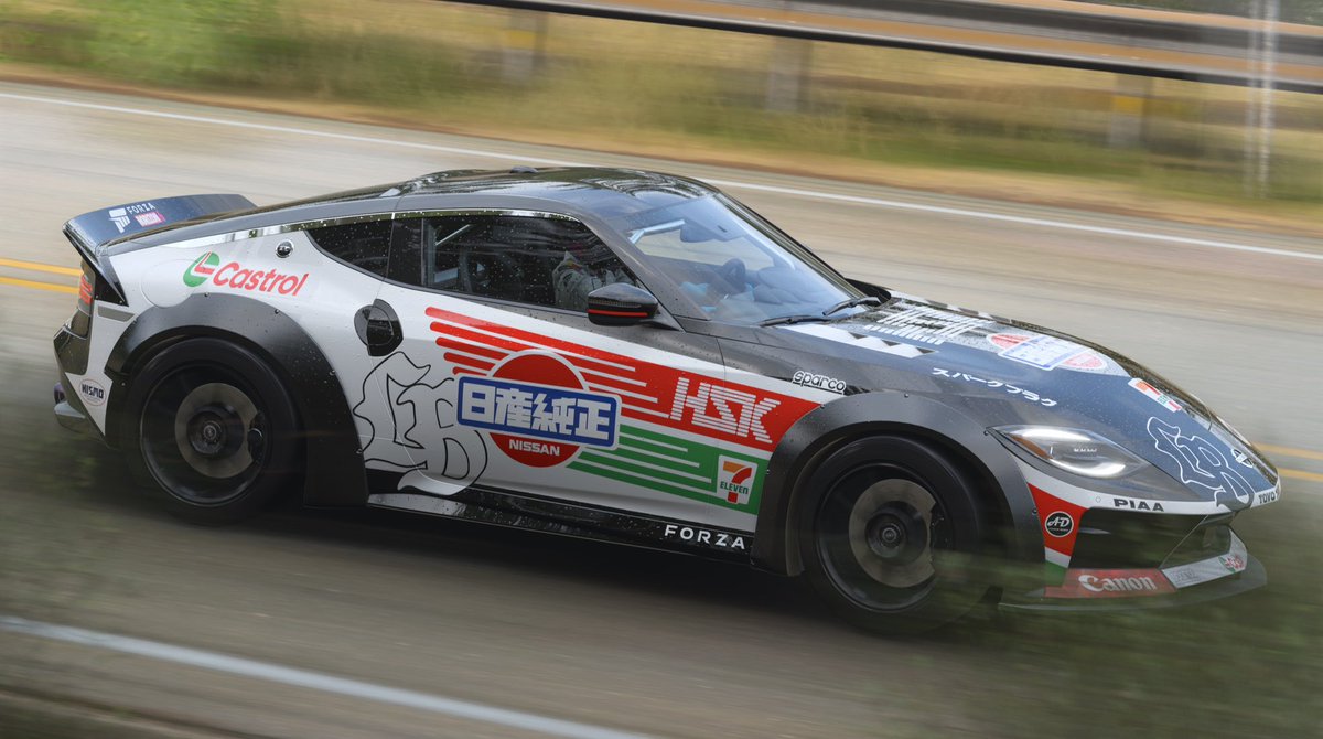 AD_LiveryDesign's tweet photo. Made my first livery for the @hsk_club in preparation for @ForzaHorizon 6. Decided to reimagine the 90s @Castrol livery in a simplified modern style on the @_lbwk_ @Nissan 400Z nismo. 

GT: Andrew9565 
SC: 646 592 073 https://t.co/LKkoZL6rLK