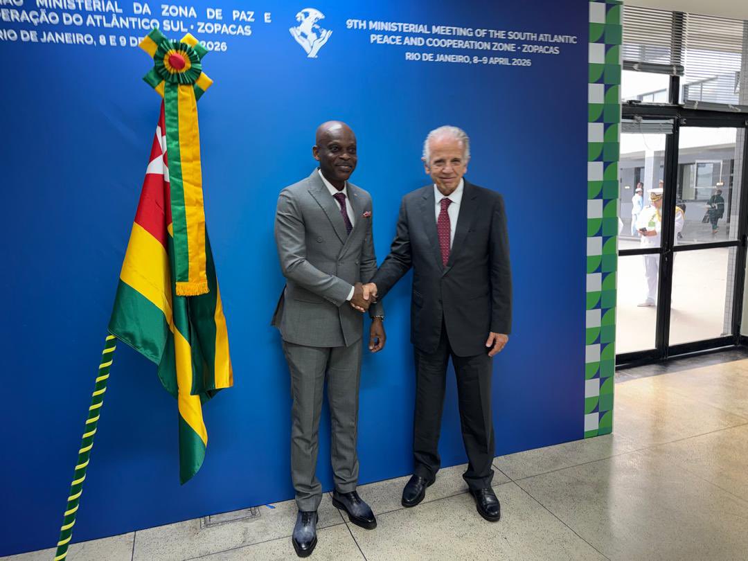 rdussey's tweet image. En marge  de la 9ème réunion ministérielle de la #Zone de #Paix et de #Cooperation  de l #Atlantique #Sud à #Rio de janeiro, j ai eu un entretien très fructueux avec mon cher ami  le Ministre de La Défense du #Bresil Mr JOSÉ MUCIO MONTEIRO FILHO. Beaucoup des officiers supérieurs