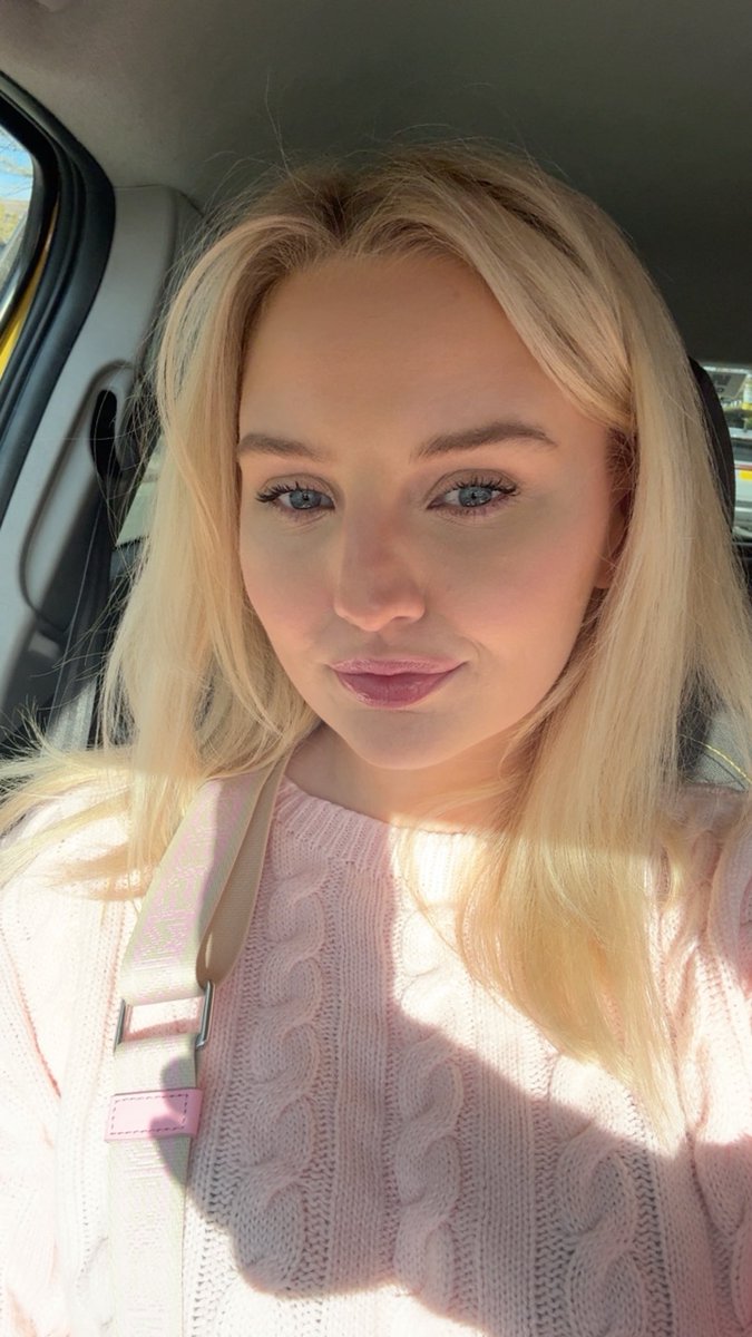 blondehun tweet media