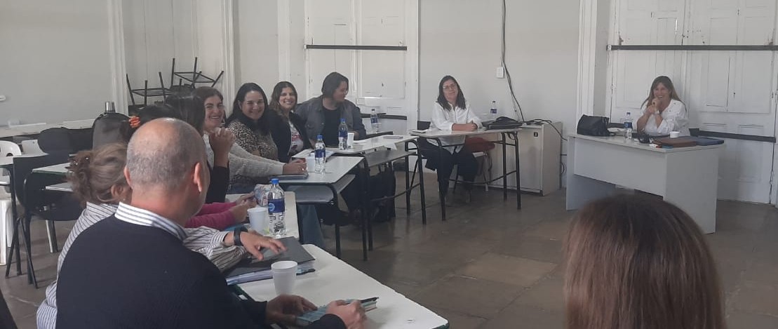 BAregion12's tweet photo. Primer Encuentro de Trabajo situado entre Jefatura Regional y Jefaturas Distritales con Inspectoras de la Modalidad de Psicología Comunitaria y Pedagogía Social de la Región 12. https://t.co/WqKfOEVEWM