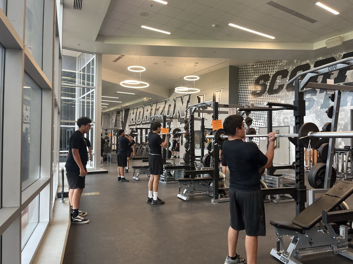 Coach_DQ59's tweet image. Amazing upper body workout with a finisher to end off the week today. It is an opportUNITY to build #TheBrand in one of the best facilities in the country‼️ #ScorpionStrong #RepTheH