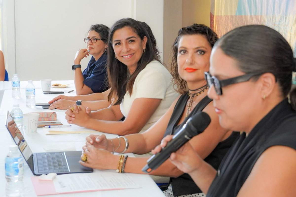 MarybelVillegas's tweet photo. En la #UNID Playa del Carmen tuve la oportunidad de exponer las iniciativas en materia del IVA al 8% en nuestras islas, como parte del Subgrupo de Trabajo del Régimen Fiscal para Frontera Sur y Polos de Desarrollo. ✍️
Agradezco a la Rectora Korina Tovar Valle, por la apertura para difundir el trabajo legislativo en favor de #QuintanaRoo ❤️
@LuisaAlcalde @Claudiashein @PartidoMorenaMx