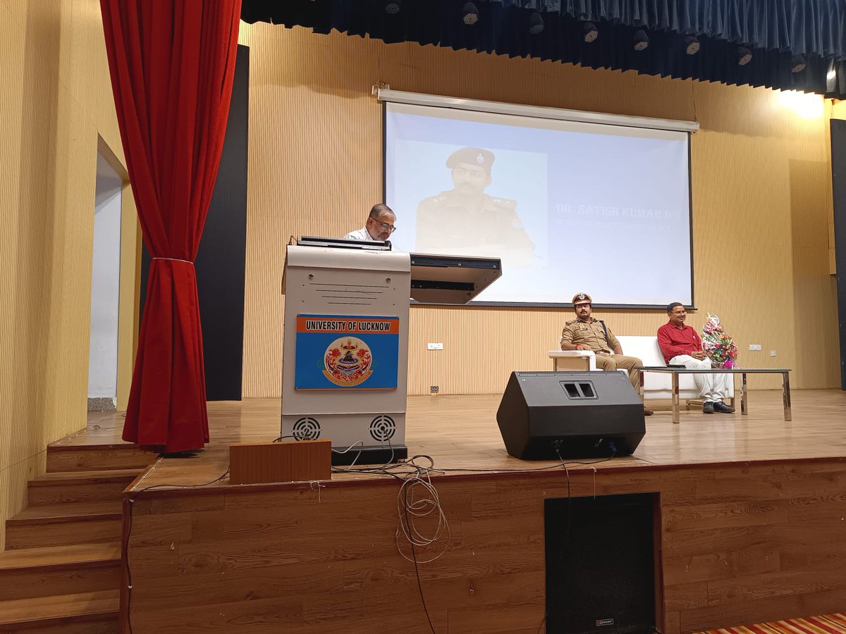 foetlkouniv's tweet photo. Expert Lecture on "Contemporary Nyaya Vyavastha" centred around Indian Social Justice through New Justice System was delivered by Dr. Satish Kumar IPS, SSP.
Also visited AI Lab, Mac Lab, Applied Sciences and Language lab for exploring  future collaborations. https://t.co/z5t9sjxH2B