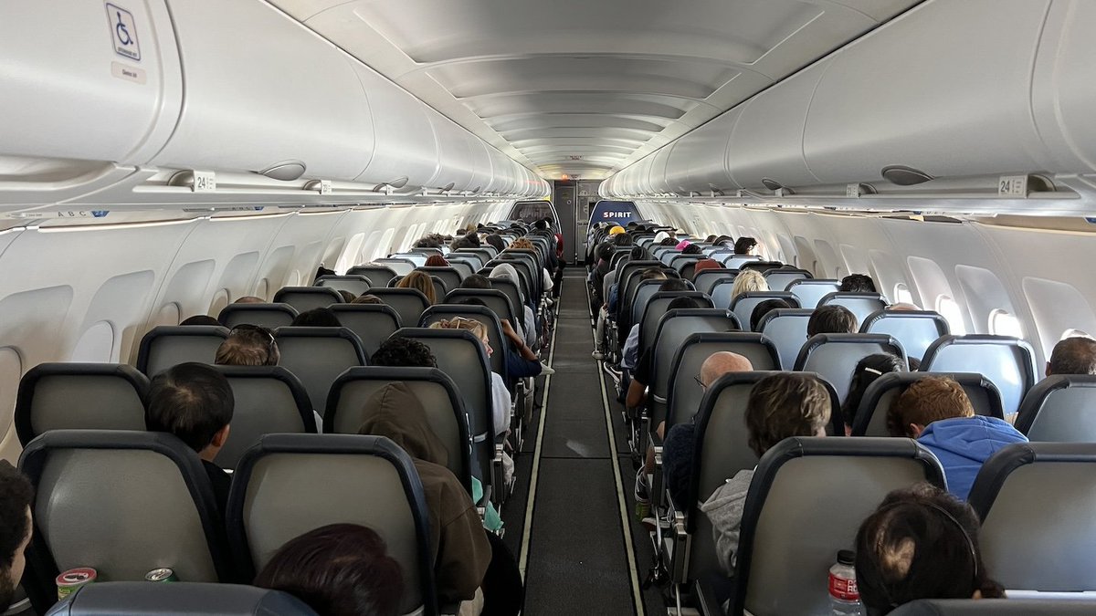 trifco's tweet photo. @HumansNoContext Spirit Airlines does not have comfy seats like in this video. 🤓 https://t.co/UcAzfqS4RV