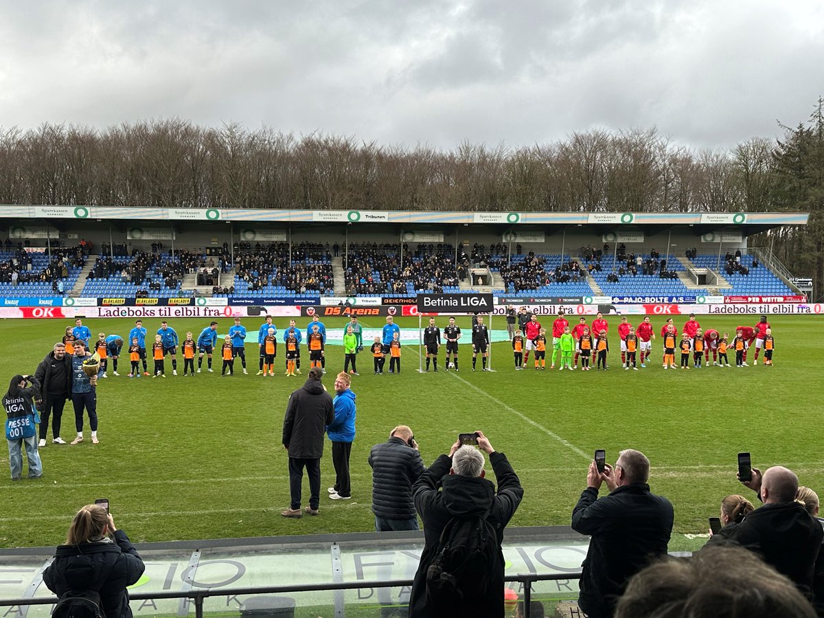 ripodsten's tweet photo. Vores spørgsmålsfunktion i livebloggen på https://t.co/knocUkk54t er i udu til kampen mellem Hobro og AaB. Har du et spørgsmål så kom med det her, så forsøger vi at svare i Ripodsten, som vi optager efter kampen. https://t.co/YJVvUJ8qjz