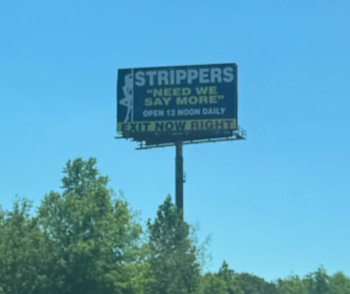 IzzyB 🐊 tweet media