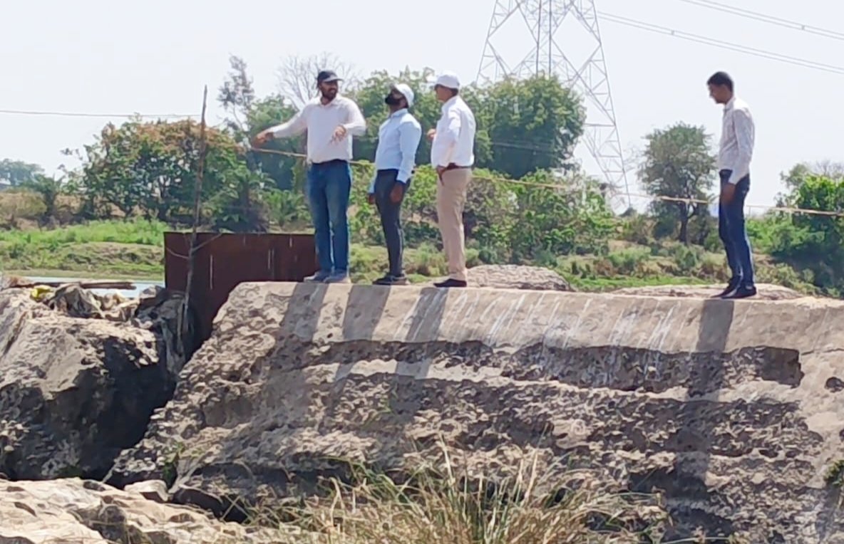 DM_Khandwa's tweet image. ✅ कलेक्टर श्री ऋषव गुप्ता ने उचित मूल्य की दुकान आंगनबाड़ी और जल संरचनाओं का निरीक्षण किया

Read More : facebook.com/share/p/18iSQo…

@JansamparkMP 
@mpurbandeptt 
@minprdd 
@mp_wcdmp 
#khandwa