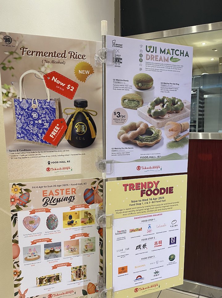 みけこ tweet media