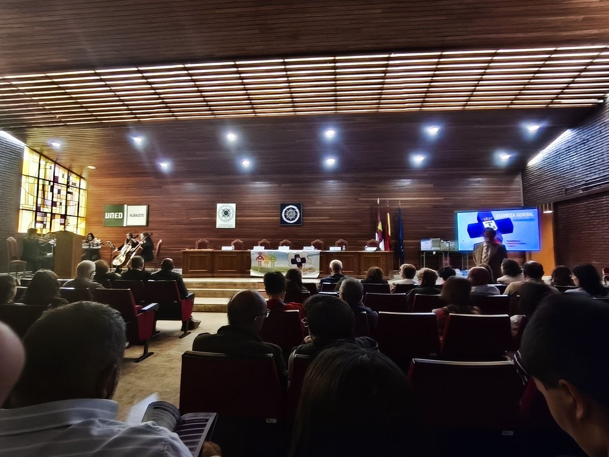 Hoy nos sumamos a la Asamblea General de <a href="/DonanteAlbacete/">Hermandad de Donantes de Sangre Albacete</a>

Escuchando, compartiendo y apoyando una causa que nos une a todos: salvar vidas.

Dale a la vida lo que quieres recibir de ella 😉

 ¡Gracias a cada donante por su entrega! ❤️💉 #DonantesDeSangre #Vida #DonoVida #Albacete
