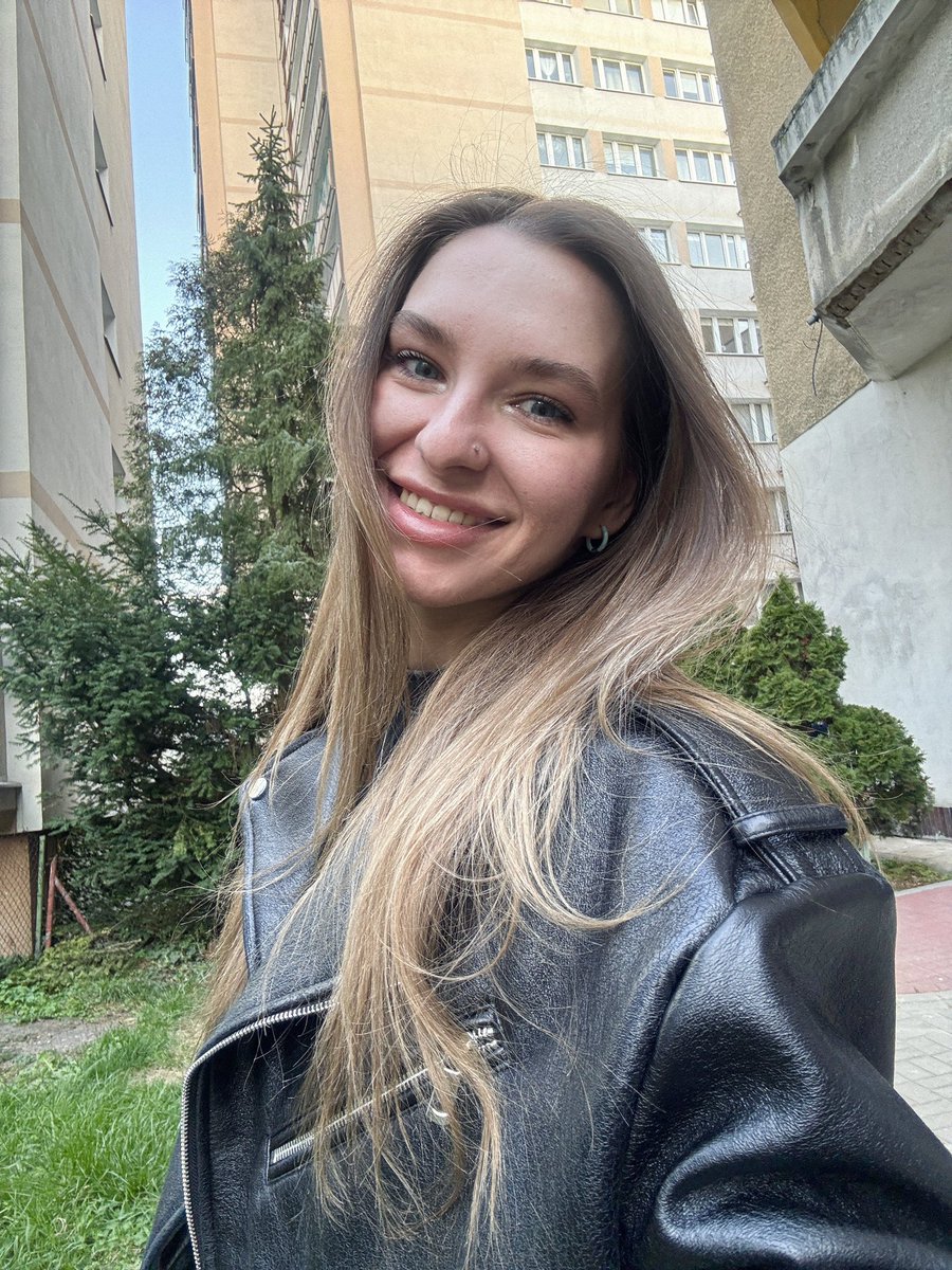 Valeriia 🌸 tweet media