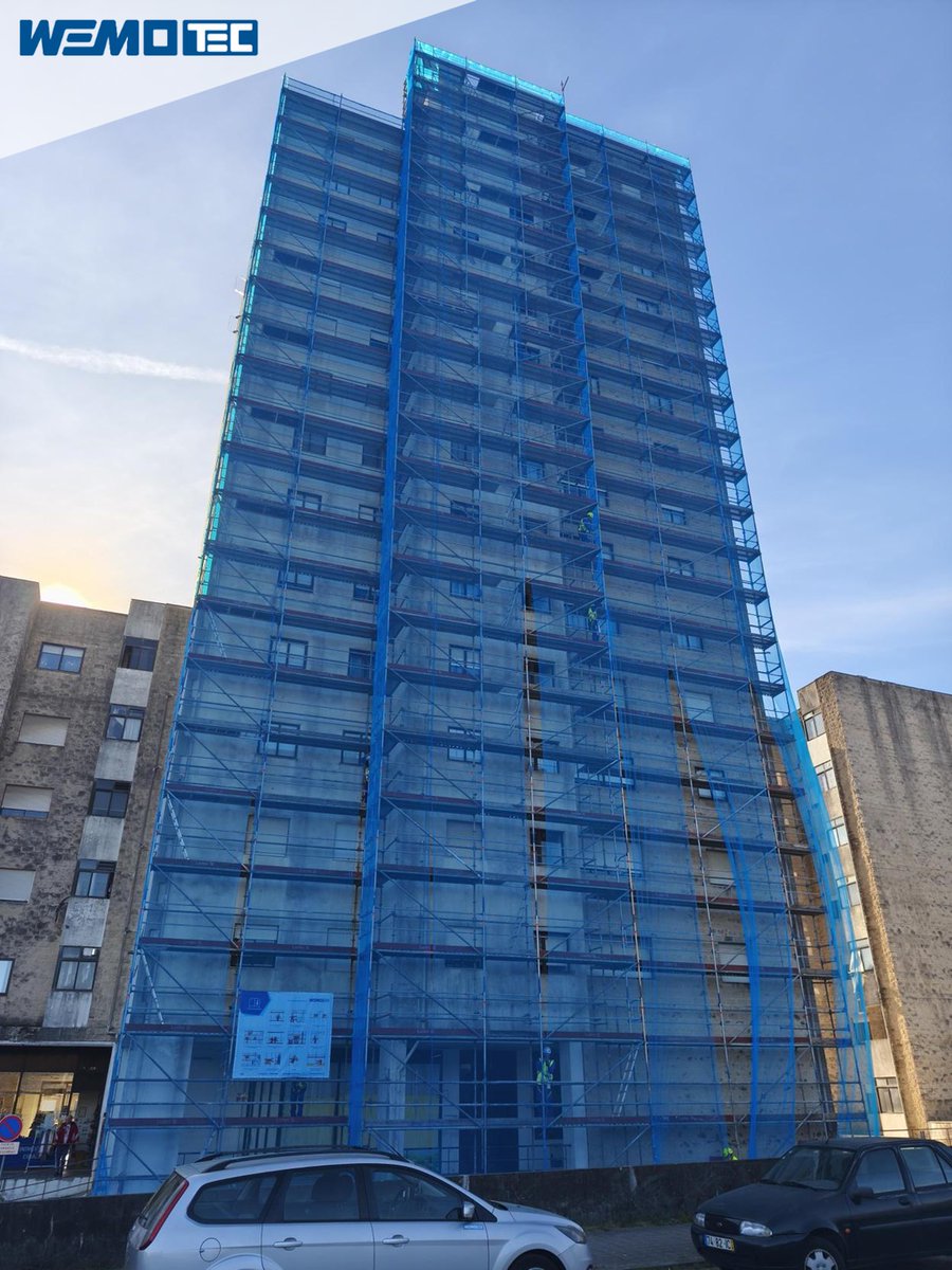 wemopt's tweet photo. Reabilitação de fachada com soluções de acesso vertical que asseguram estabilidade, proteção e desempenho técnico. 
Segurança em todas as alturas!
#andaimes #andaime #layher #obras #obra #construção 

📷Moises Silva https://t.co/55lgIyZfhG