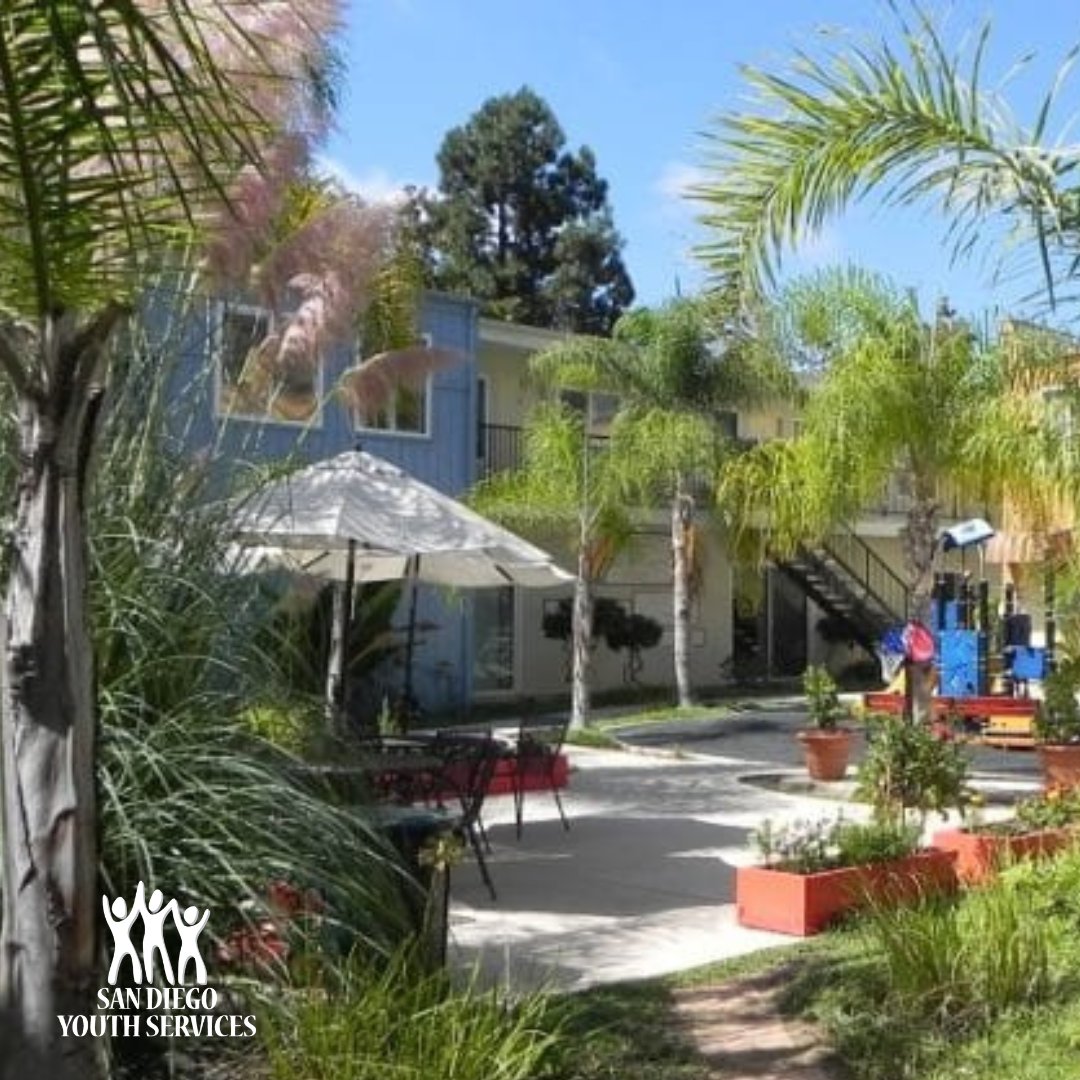 sdyouthservices's tweet image. Our housing sites received a donation of gently-used patio furniture this week! Youth who live in temporary living with SDYS use the courtyard to relax and play with their kids. 

Thank you, Victoria and Stephanie, for making the space even more welcoming!
 
#donation #sandiego