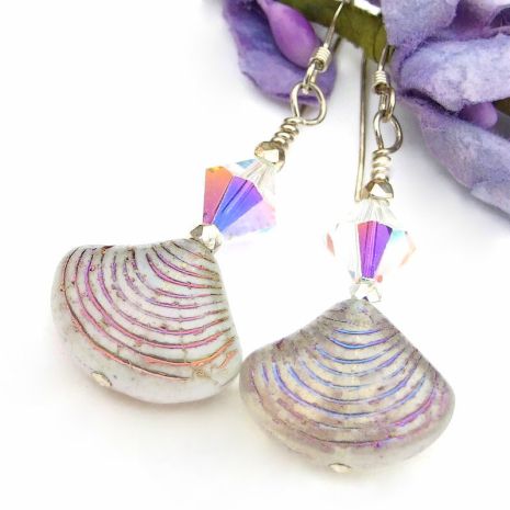 ShadowDogDesign's tweet image. Glowing Rainbow Grey Opaline Czech Glass #Seashell #Earrings w/ Swarovski Crystals!  via @ShadowDogDesign #MothersDay #ShopSmall #SeashellEarrings      bit.ly/EnchantedSeash…