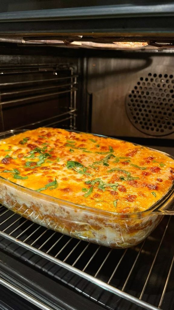 صـيـتـه tweet media