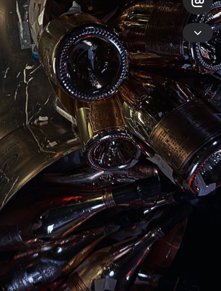 えくめろ tweet media