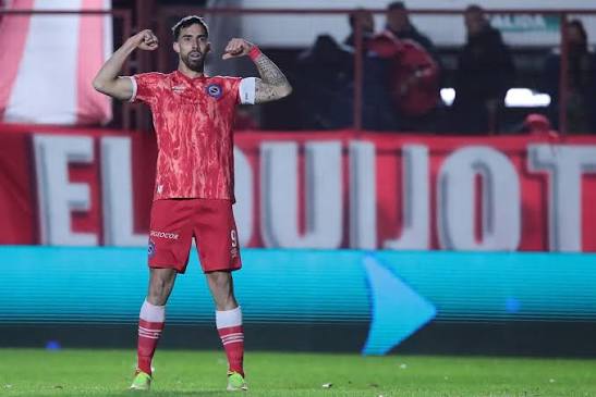 Momentos del bicho tweet media