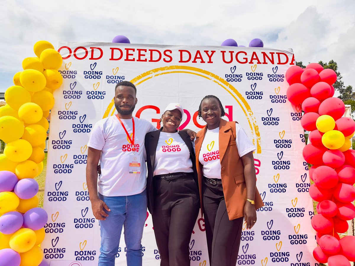 CivLegacy_F's tweet image. 🙌🏾We extend our sincere appreciation to the chief mobilisers from #hashtagMovers  @RaisingTeensUg2 Teenagers whose leadership played a vital role in engaging different organisations and communities throughout the event.

#GoodDeedsDayUganda #DoGood #CommunitySpirit