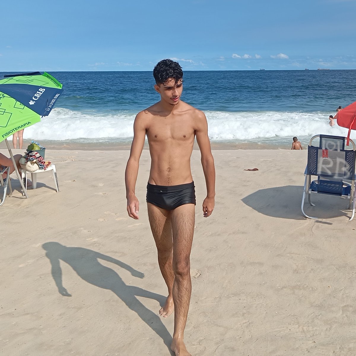 Littlevinnyz's tweet photo. Quem ai curte um magrinho ? https://t.co/TCA36Q2a0h