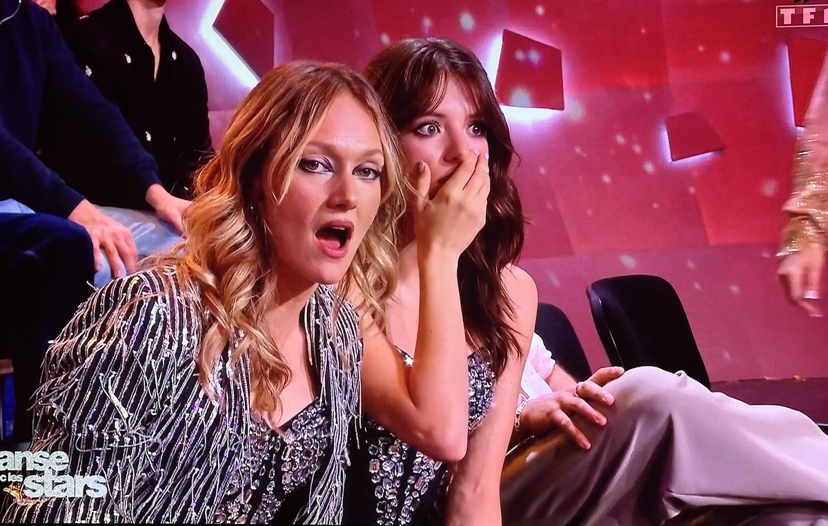 BonnarangLea's tweet image. Pas très sympa pour Emma et Dorian leur reaction, surtout quand ont sait que Elsa a été en final avec Manaudou juste grace aux fans #DALS