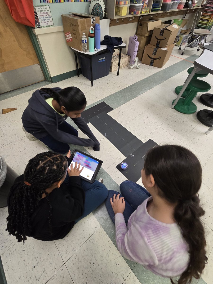 Rebecca Ross tweet media