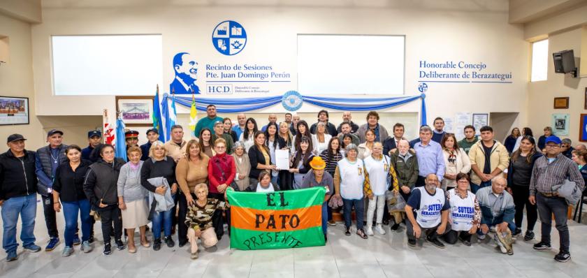 AgenciaSuburban's tweet image. #Berazategui 

En homenaje al histórico Intendente berazateguense, el Polo Educativo Integral de #ElPato se llamará "Dr. #JuanJoséMussi" 

Lee la nota 👉
agenciasuburbana.com.ar/index.php/comp…