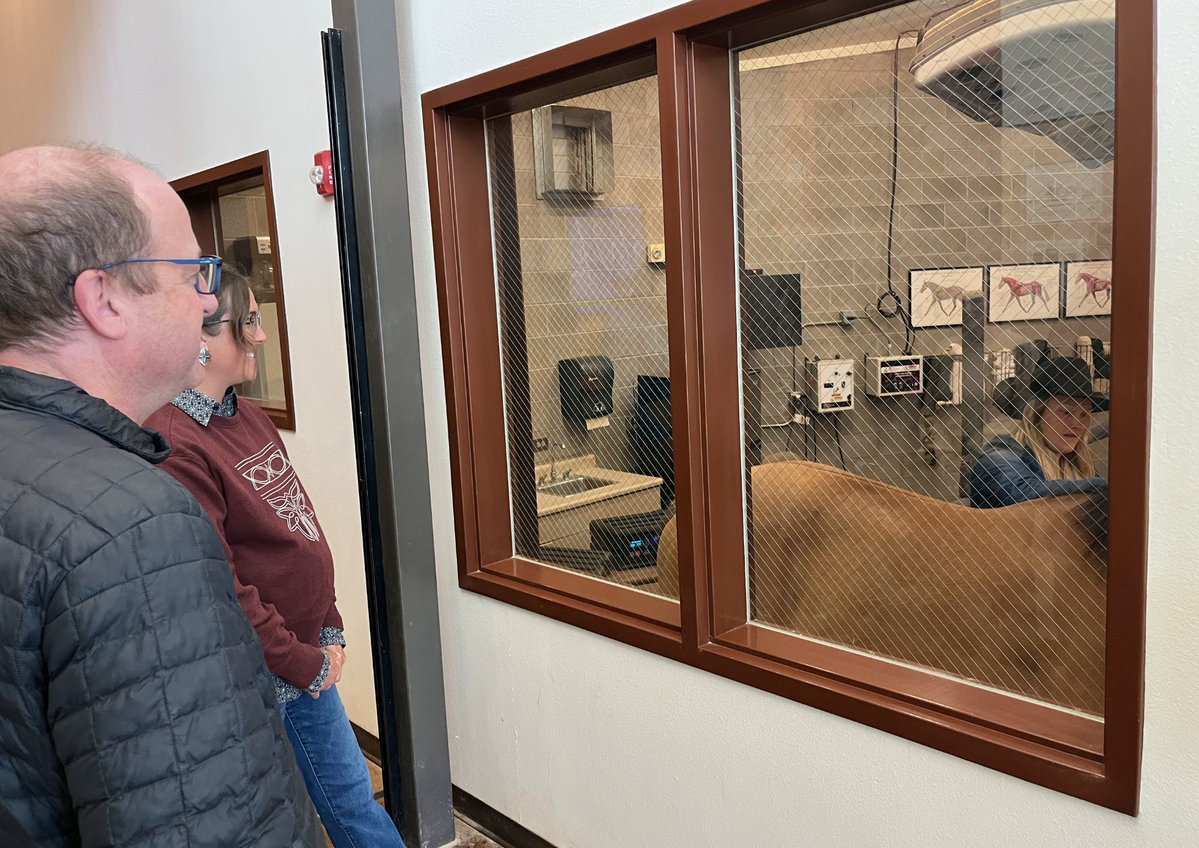 GovofCO's tweet image. Today I visited students and staff at Lamar Community College (@lamarcomcollege), part of our Colorado Community College System and home to incredible hands-on equine programs in Horse Training &amp;amp; Management (HTM) and Equine Business Management (EBM). Great to see students gaining