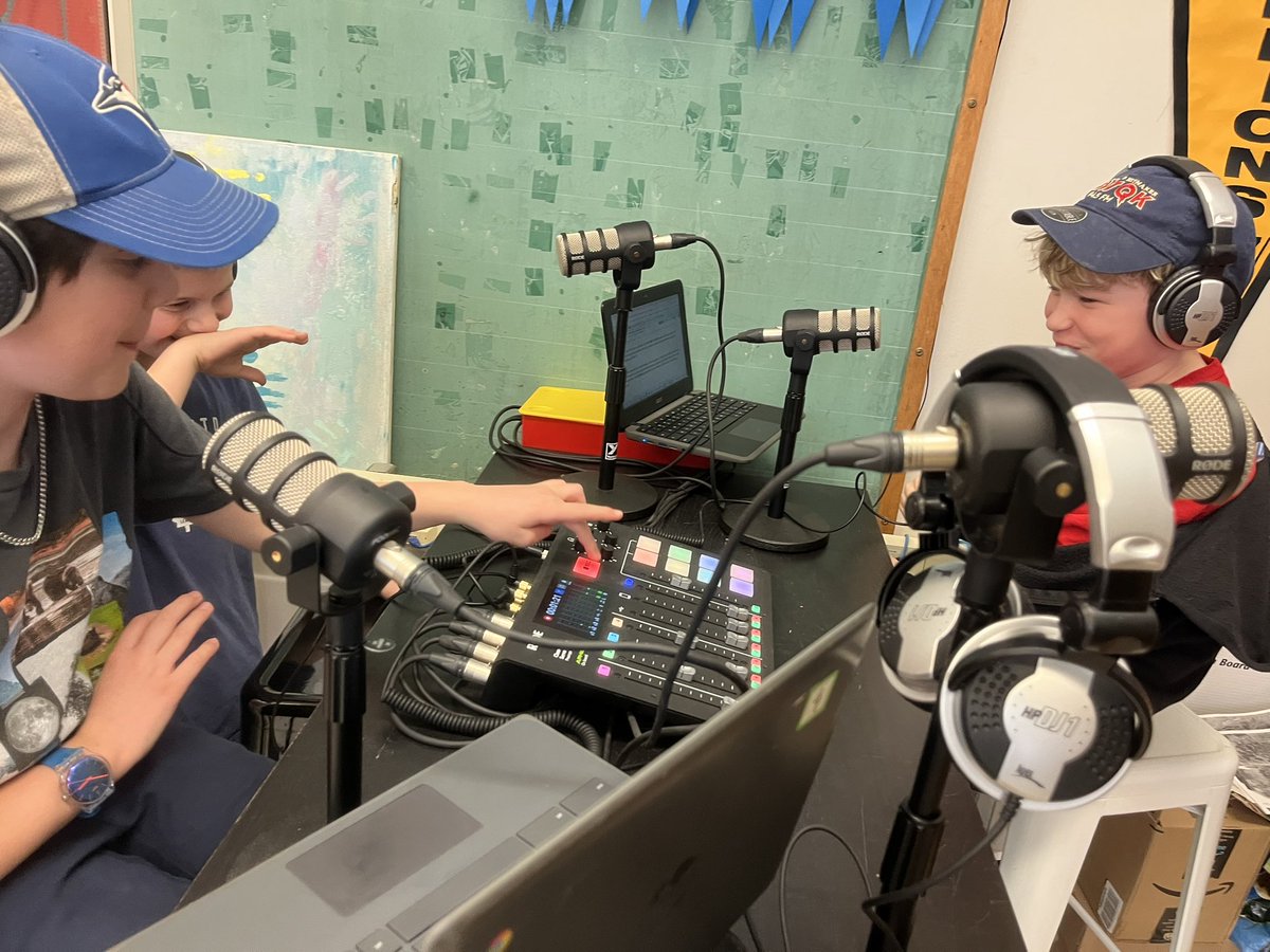 McM_MsT's tweet image. Done! ✅
Team submissions for the  @NASEFedu 2027 Digital @RubeGoldberg Machine Contest #STEM competition in #MinecraftEDU🤩
The challenge: open a box 📦🎇
#NASEF #RubeGoldberg @PlayCraftLearn @tdsb