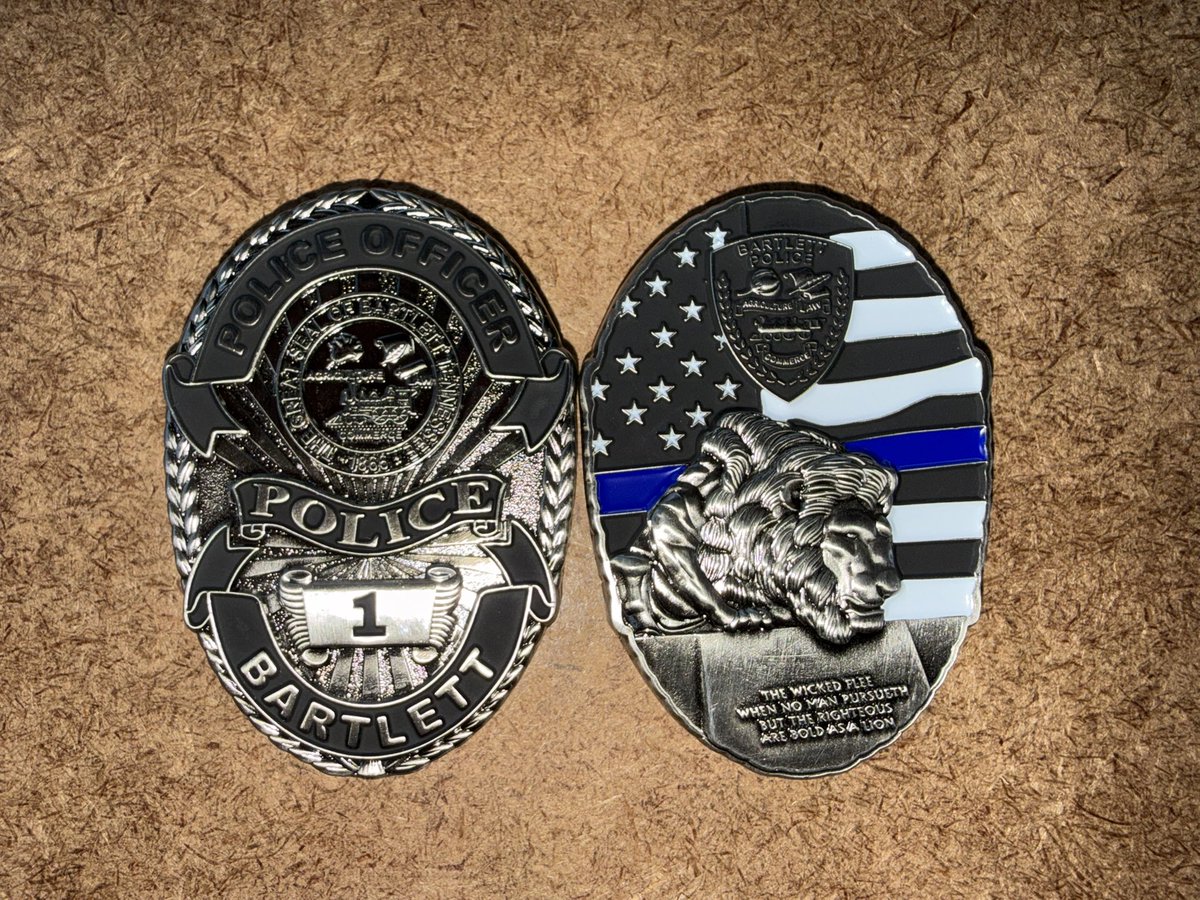 BARTLETTPOLICE's tweet image. When you see a lemonade stand, you stop, and buy lemonade. And, if you’re Officer J. Maser, you leave some challenge coins for the kids.  

Well done Officer Maser!!!

🍋👮‍♂️

#MakingADifference #HometownProud