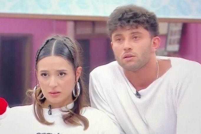 helorhell tweet media