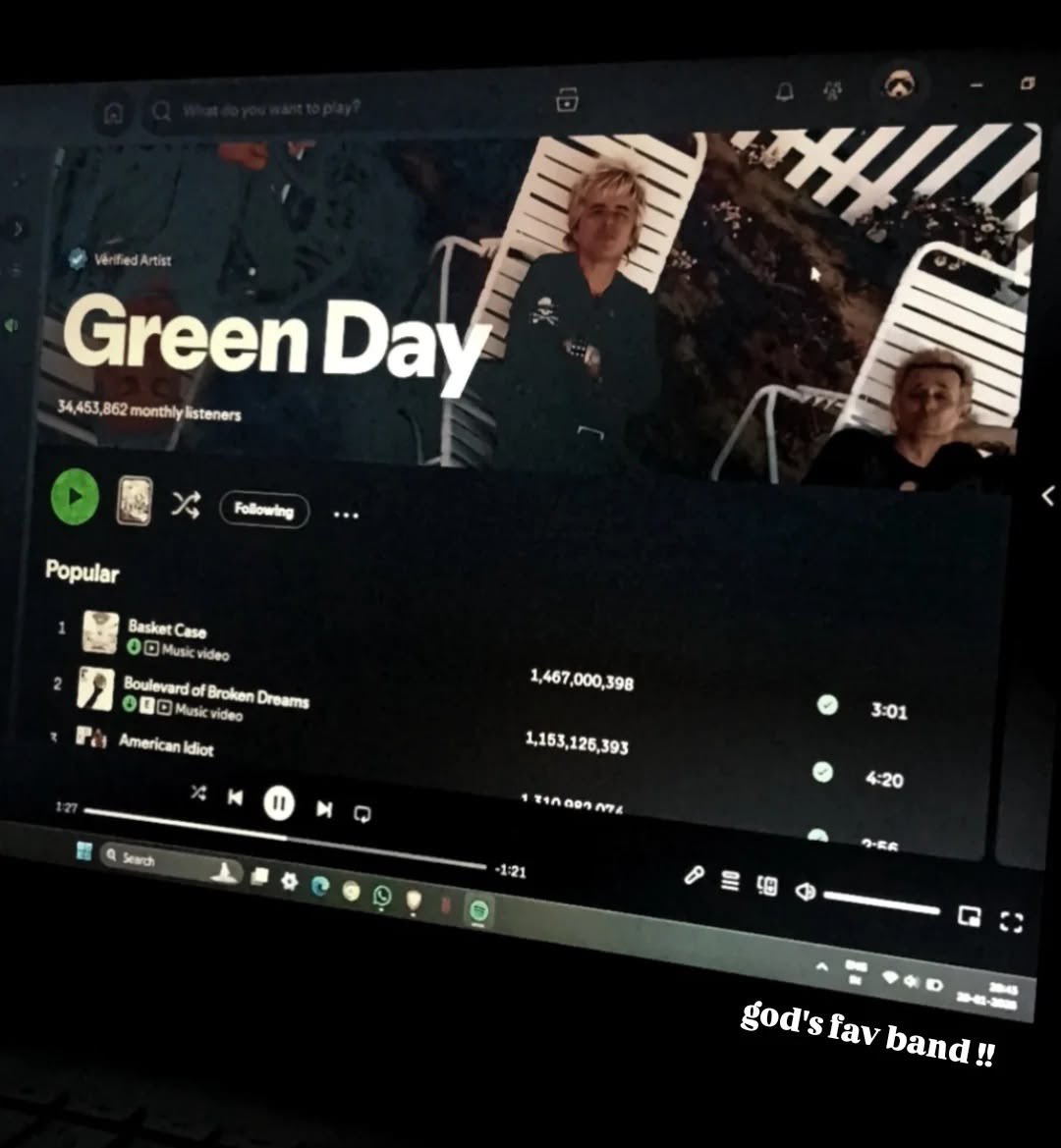 thalia. ⚡️ tweet media