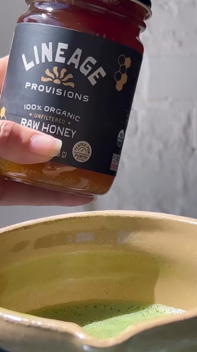 kelleyfarlow's tweet photo. Ps. Now through 4/15 enjoy a FREE jar of @eatlineage’s organic raw honey with all orders over $99 — use code KELLEY for an extra 15% off your entire order :)

Please note: Your free honey will not appear in cart at checkout but it will ship with your order!  

#organichoney https://t.co/vX3B3x3pdM