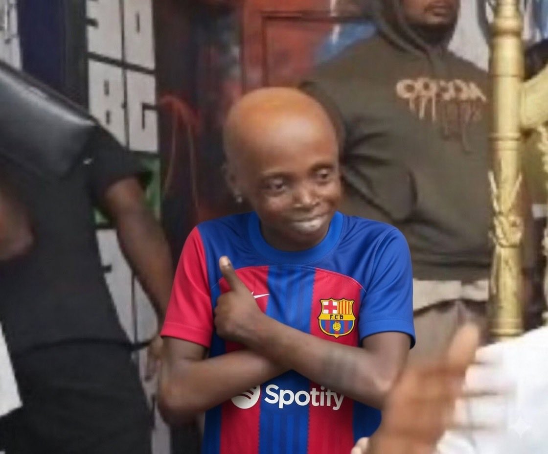 A K U J E tweet media