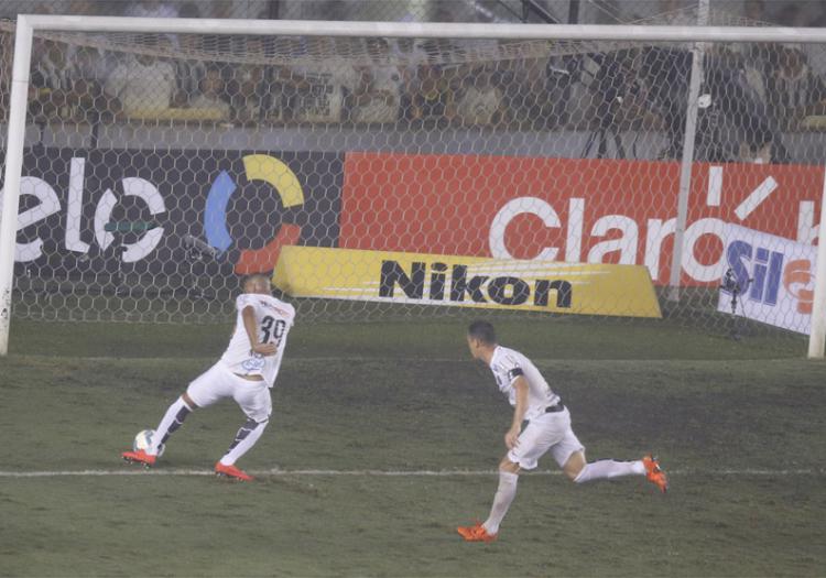 Agraoliver's tweet photo. @leozintips Nilson de longe foi o pior, depois desse lance o Santos foi amaldiçoado. https://t.co/3VHXjsPHyp