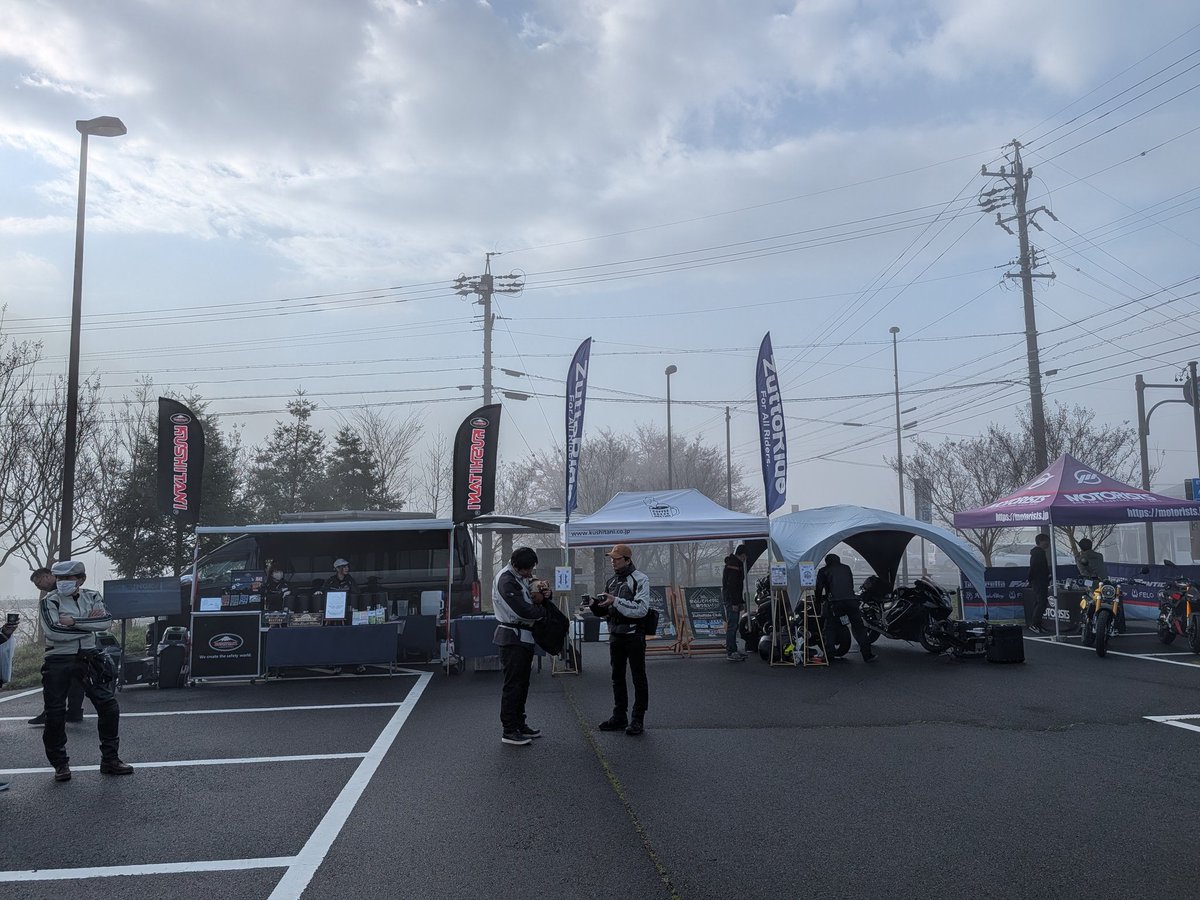 774RR3's tweet photo. バイク乗りの朝は早い
#KCBM https://t.co/LU29kTvSzO