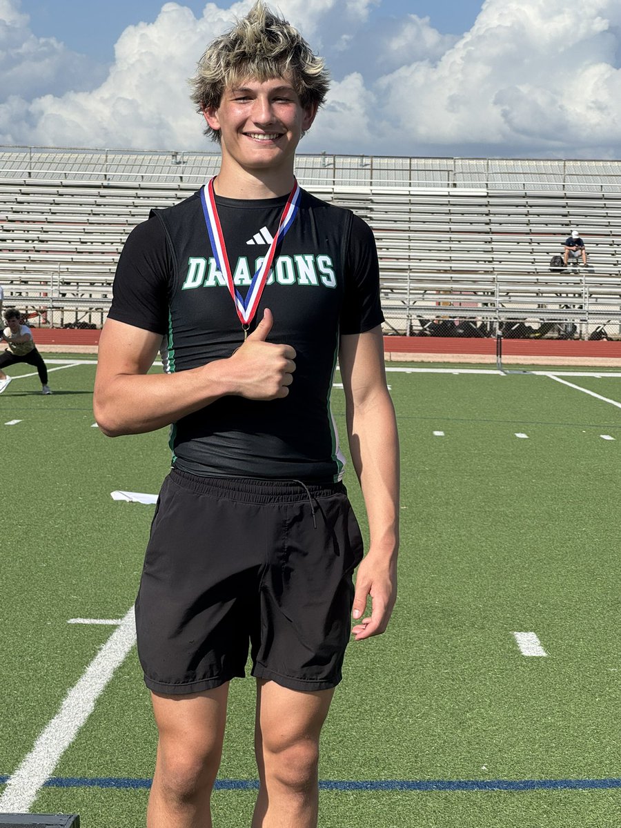 track_dragon's tweet photo. Congrats to @brighambelnap6 with a 🥉in the JV Long Jump at the district track meet. PR jump of 20’7”! https://t.co/dxw3Kso5pl