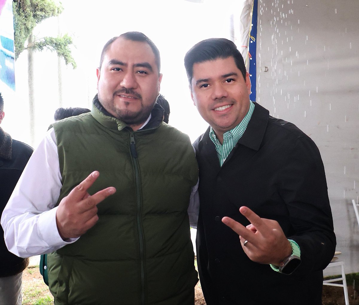 natale_jimmy's tweet image. Me encuentro en #Libres📍, junto a mi hermano, Mario Díaz ✌🏻, Presidente Municipal #VERDE, para el arranque de la construcción del albergue municipal. 🏡🏗️✅
