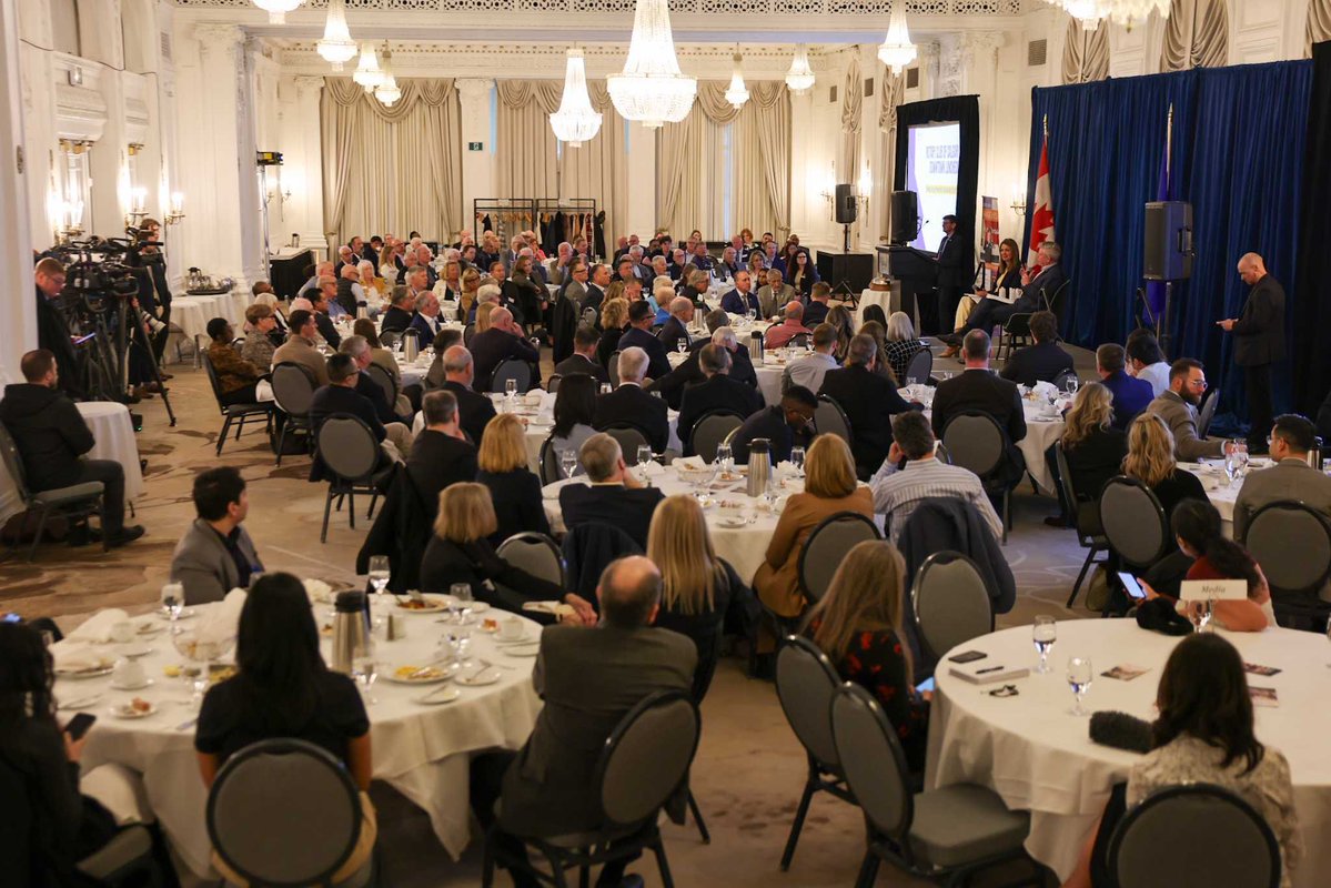 Danielle Smith tweet media