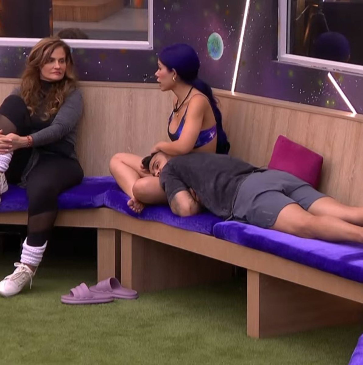 poli ♡ 💜🐆 tweet media