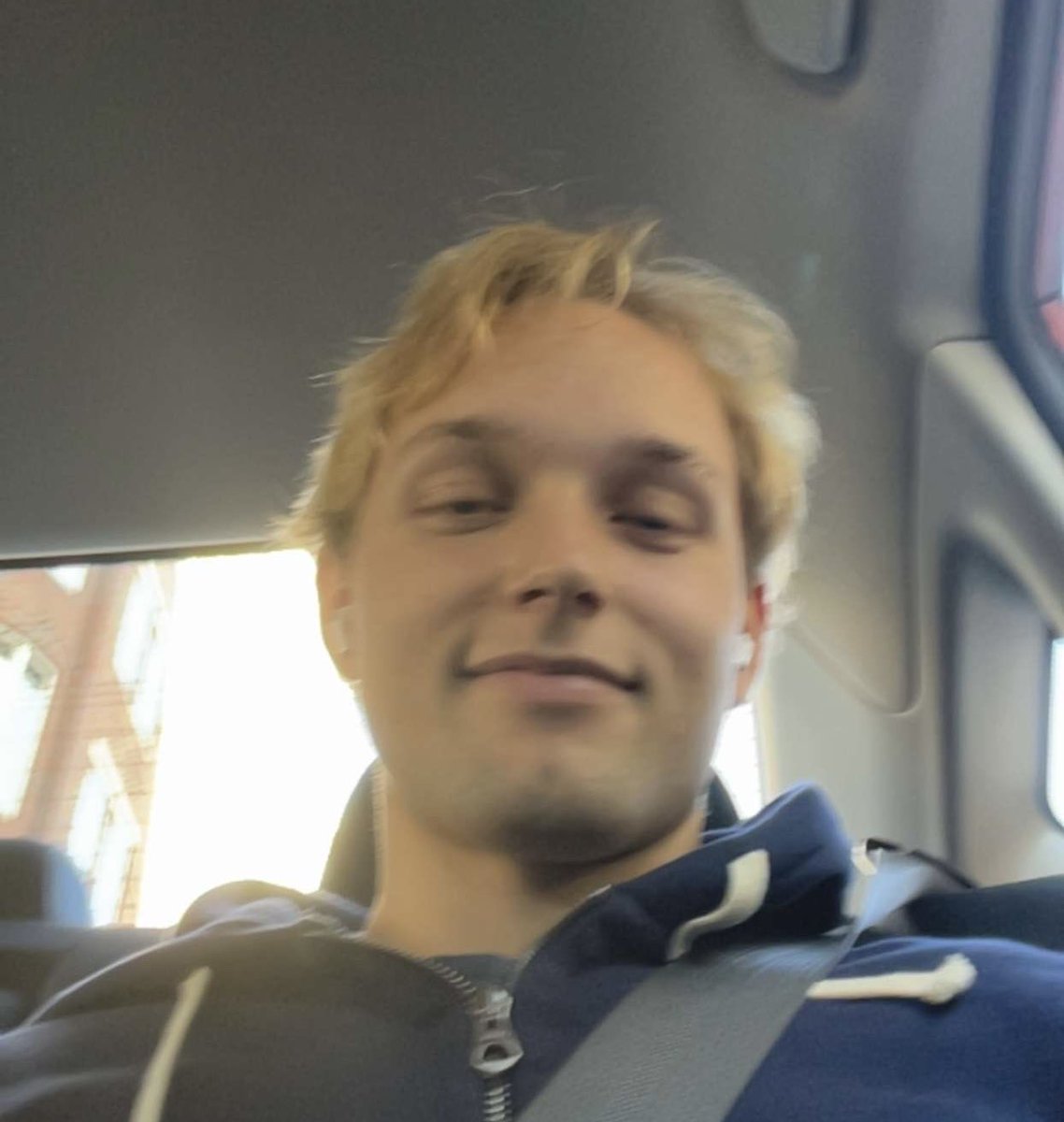 skier tweet media