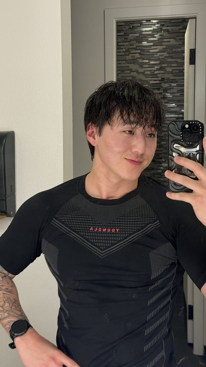 Mr. Zaddy Yang tweet media