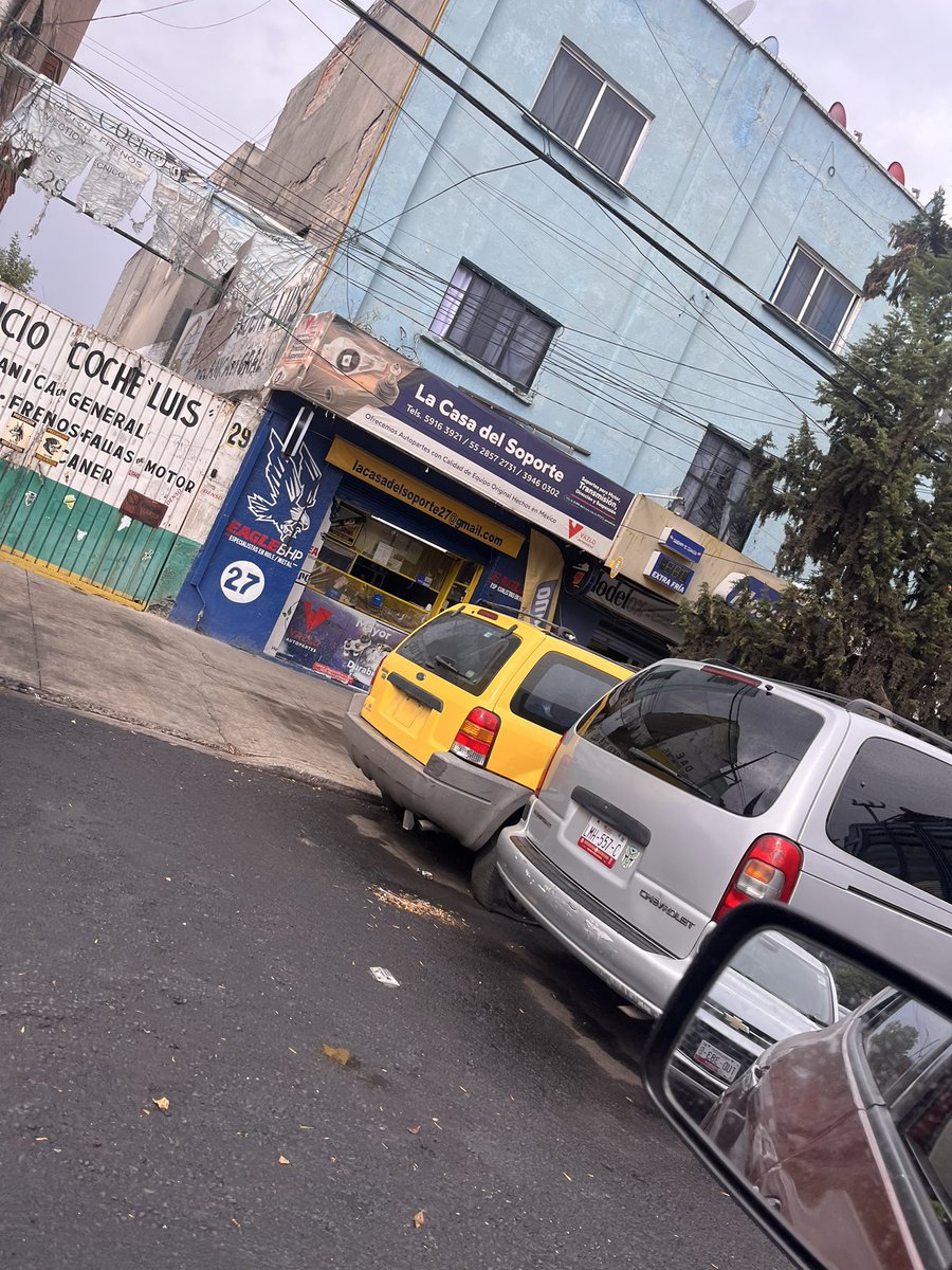 vannessita01's tweet photo. @ClaraBrugadaM @AlessandraRdlv @AlcCuauhtemocMx 
Para cuando se ordeñará Juventino Rosas 
Es un verdadero caos https://t.co/rfyilfM75Q