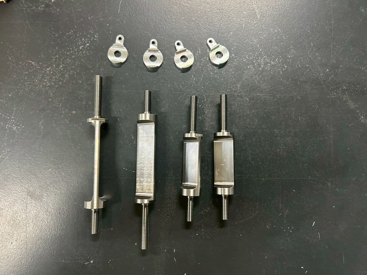 NIT_Formula's tweet photo. 愛三工業株式会社様に板バネと関連部品を無償で製作していただきました！
この度はありがとうございます
#学生フォーミュラ
#fsae https://t.co/29JkCYhD9o
