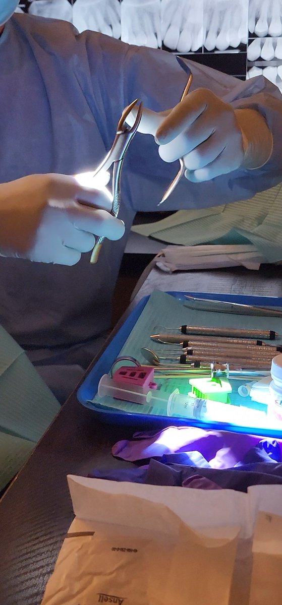 CyclingDentist's tweet image. A tray of instruments waiting for the patient ...

#dentist #gloves #medfet #dental