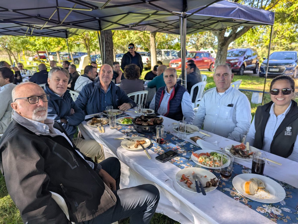 spforestales's tweet photo. Hoy nos reunimos en el Aero Club de Canelones para compartir un almuerzo de camaradería, marcando el cierre de la temporada 2025–2026 del Operativo PAIF.

Agradecemos especialmente a todas las personas que participaron este año, aportando sus conocimientos, tiempo y dedicación. https://t.co/vXysUXKCLd