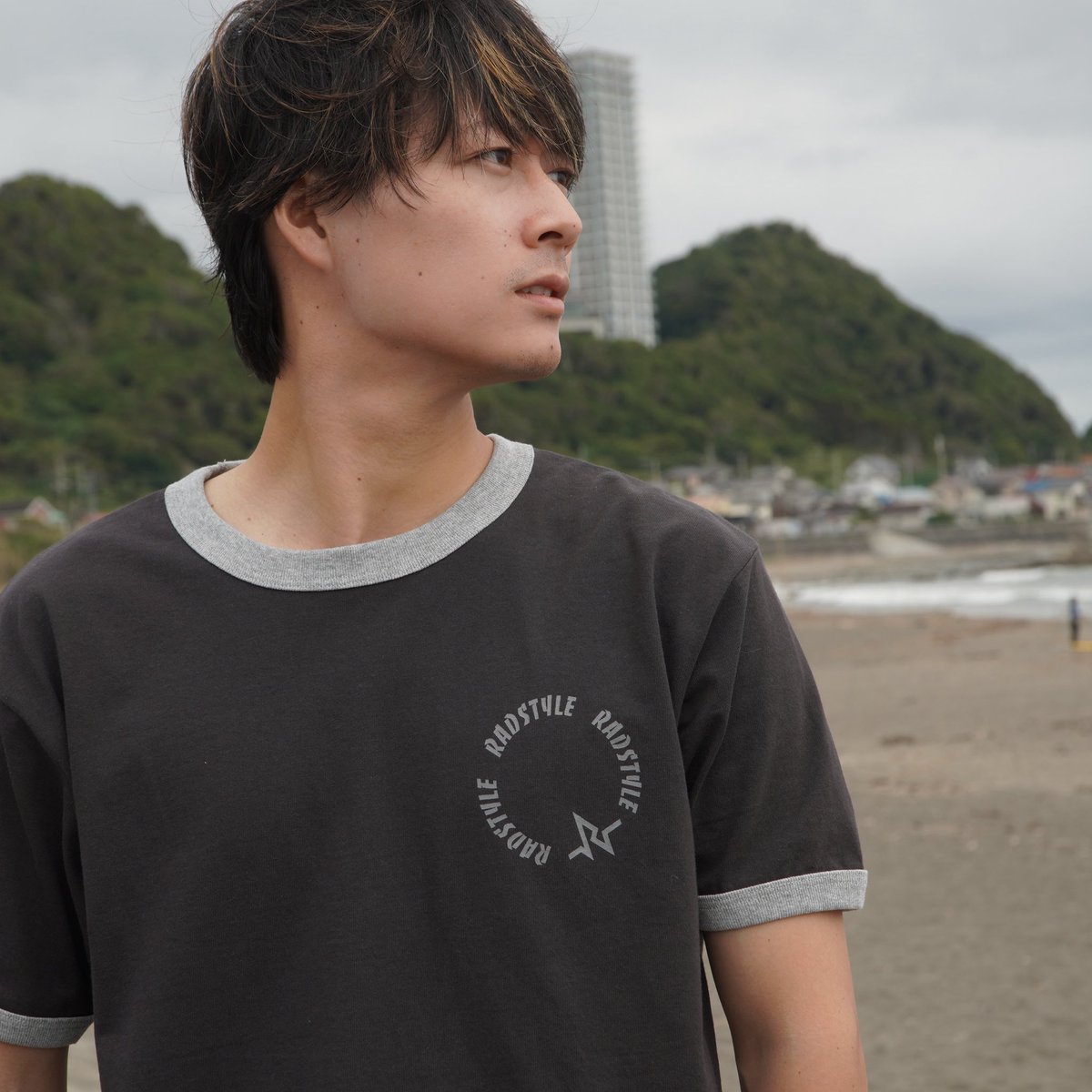 RADSTYLE_'s tweet photo. 4/18（土） 20:00発売開始🔥

【RS半袖Tシャツ】

一枚でサマになる6.2ozのTシャツです。

厚くもなく薄すぎないとても使い勝手の良い一枚でヘビロテ間違いなしです！！ https://t.co/dRk5fELYCp